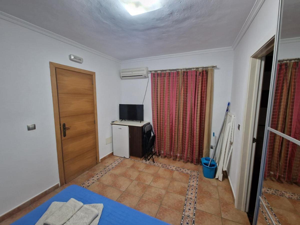 Habitaciones Miramar โบโลเนีย ภายนอก รูปภาพ